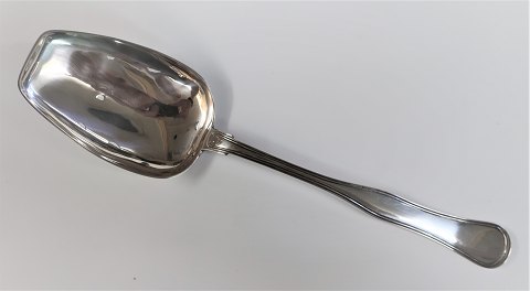 Hans Carl Lauritz Emil Christiansen, Odense. Dobbeltriflet. Erdbeerlöffel. Länge 
27,5cm. Hergestellt vor 1897.