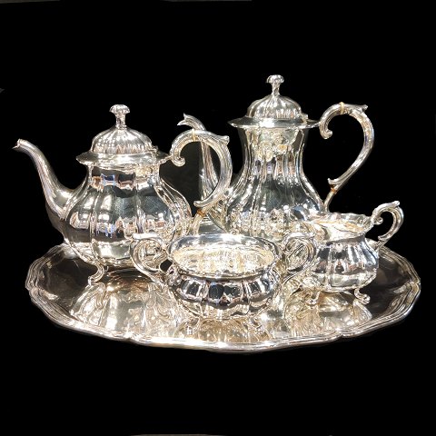 Hugo Grün; Coffee and tea set of hallmarked silver