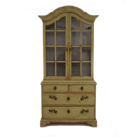 18th century Baroque olive green vitrine cabinet. 
Sweden circa 1760. H: 191cm. W: 93cm. D: 33cm