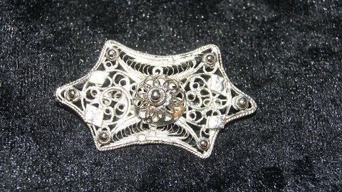 Brooch in Silver
Stamped 925 p
Measures 44.56 cm