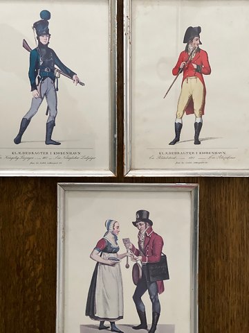 3 old prints in silver frames by Gerhard Ludvig Lahde from the series "Clothes 
suits in Copenhagen". Lahde, who was friends with Thorvaldsen, created the 
series in the early 1800s