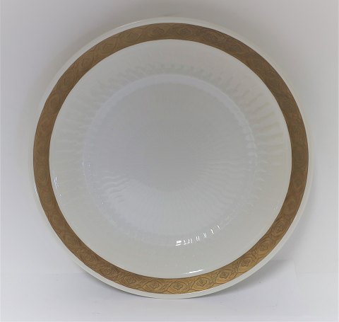 Royal Copenhagen. Vifte med guld. Tallerken. Diameter 28 cm. Model 11505.  (1 
sortering).