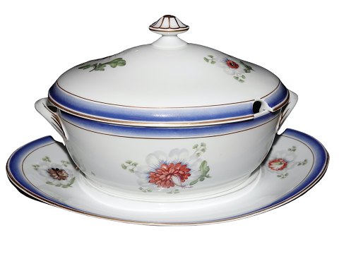 Blue Edge and Flowers
Soup tureen with platter