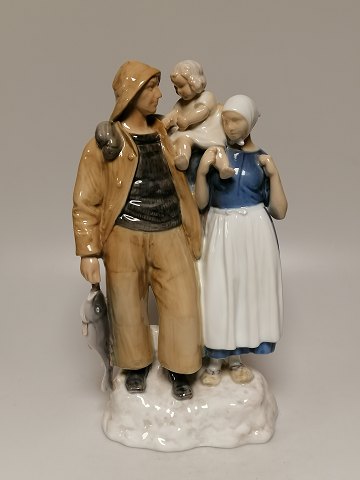 Bing & Grondahl porcelain figure Fiskerfamilie no. 2025