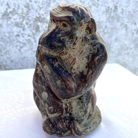 Royal Copenhagen
Stoneware figure
Sitting monkey
# 20133
* 1800 DKK