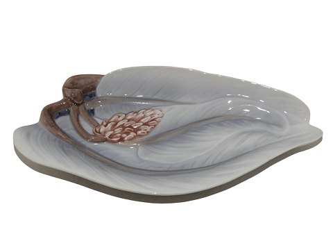 Bing & Grondahl
Dish with water lily