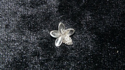 Silver pendant Flower
Stamped 925