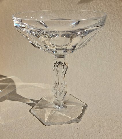Lalaing champagne bowl in glass from Val Saint Lambert