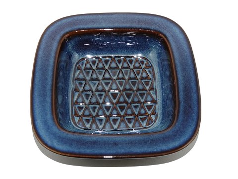 Soeholm art pottery
Small dark blue square tray