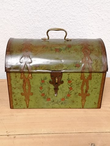 Painted cake tin of iron tin