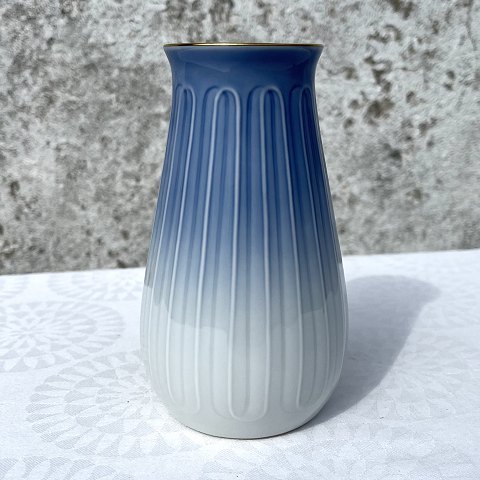 Bing & Grondahl
Ballerina
Vase
# 678
* 200 DKK