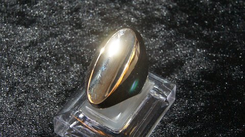 Elegant Ladies Ring 14 Carat Gold