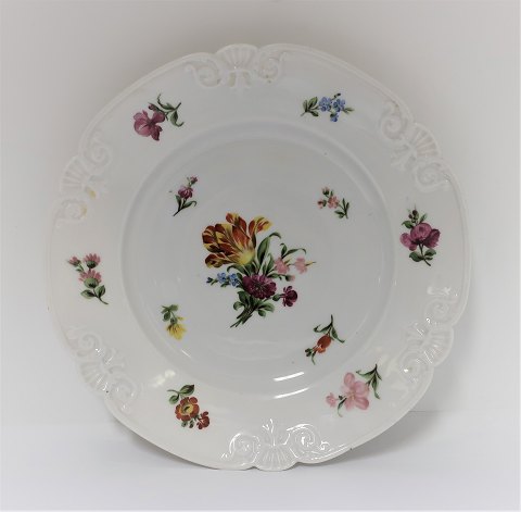 Royal Copenhagen. Antique dinner plate. Diameter 25.5 cm. (1 quality). There are 
4 pieces in stock. The price is per piece.