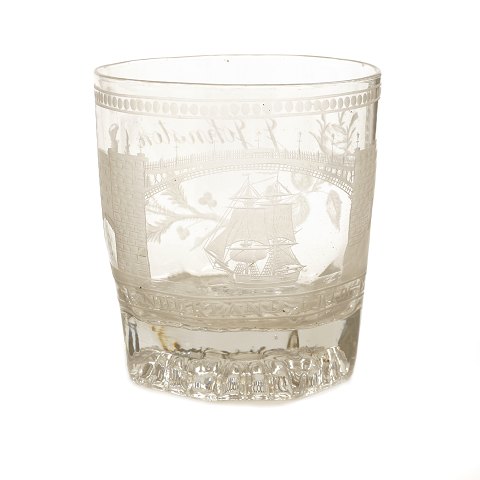 19th century engraved "Sunderland Bridge"-glass. 
Circa 1840. H: 9,5cm