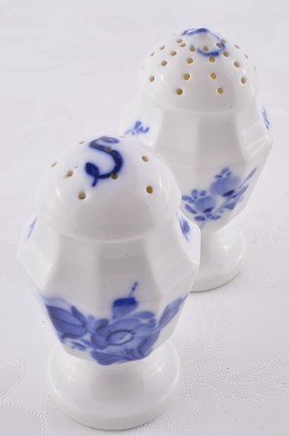 Royal copenhagen
Blue flower angular Salt shaker 8681