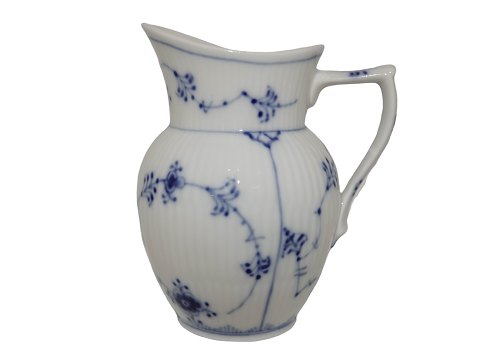 Blue Fluted Plain
Creamer