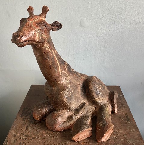 Horizontal Giraffe of ceramic