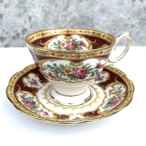 Royal Albert
Lady Hamilton
Teacup
DKK 150