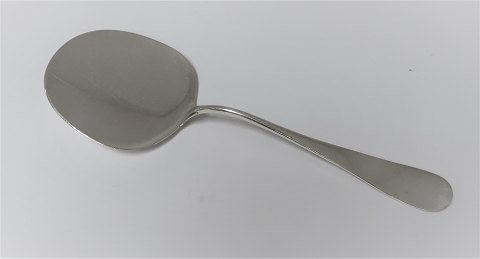 Michelsen. Ida. cake server, round. Design: Ole Hagen. Sterling (925). Length 20 
cm.