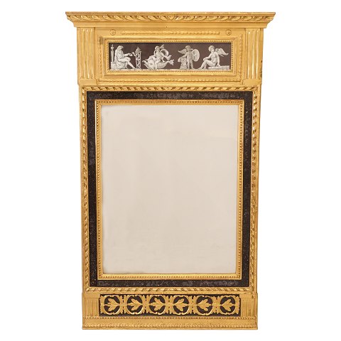 Gustaviansk kaminspejl forgyldt med 
porfyrimitationer. Sverige ca. år 1780-1800. 
113x65cm
