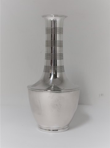 Silver vase (830). Stamped H.J. Height 13.5 cm.