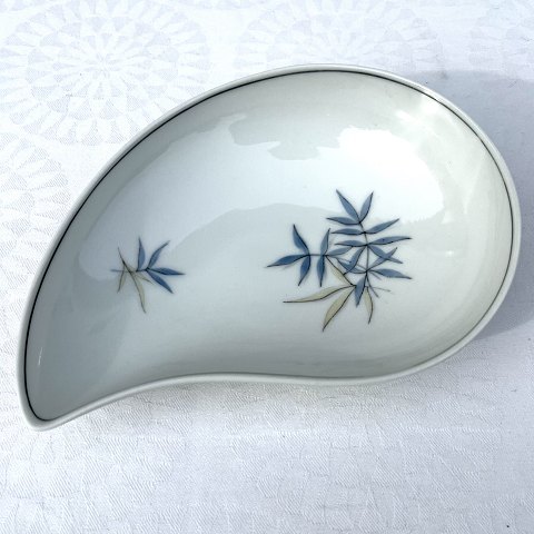 Bing&Grøndahl
Apollo
Drop-shaped dish
#38
*DKK 60