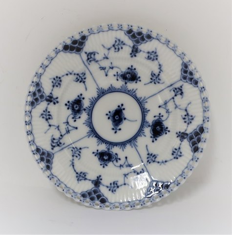 Royal Copenhagen. Blue Fluted Full Lace. Cake plate. Model 1088. Diameter 15 cm. 
(1 quality).