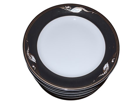 Black Magnolia
Dinner plate 25 cm.