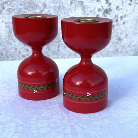 Red wooden candlesticks
*DKK 600