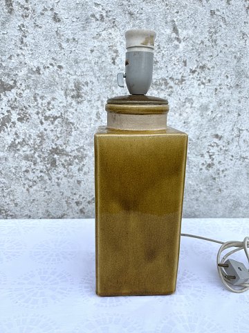 Moster Olga - Antik & Design - Kähler keramik Lampe Gul / brun glasur * *1200 - keramik * Lampe * Gul / brun glasur * *1200 Kr