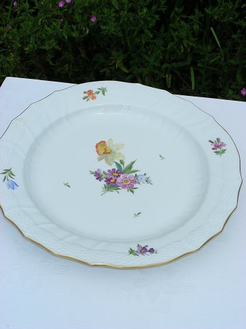 Royal Copenhagen Leight Saxon Flower Dish 1563