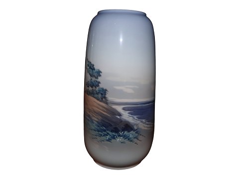 Lyngby porcelain
Vase with ocean and landscape