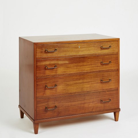 Mahogany chest of drawers with four drawers