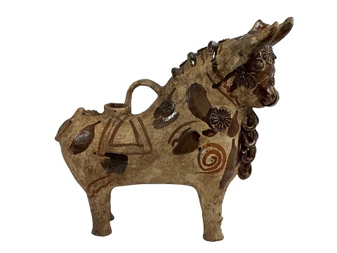 Peruvian ceramic Pucara bull. Peru in the middle of the 20th century