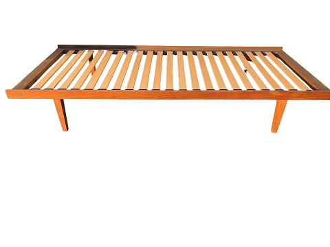 Day bed
Horsnæs
Teak
DKK 1400