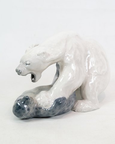 Royal Copenhagen, Polar bear and seal, porcelain figure, no. 1108, Designed by 
Knud Kyhn in 1909
Great condition

