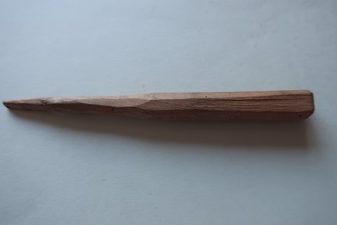 Antique stiletto made of wood, - by hand
Beautiful and old stilleto made of wood
Please note how decorative it is
A stilleto is use by the embroidery to make the round holes
L: 10cm
We have a large choice of old and/or antique tools for the needlewor