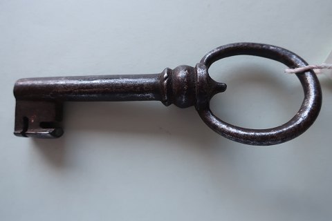 For the collector:
An old key
About 1750
L: about 11,5cm
In a good condition