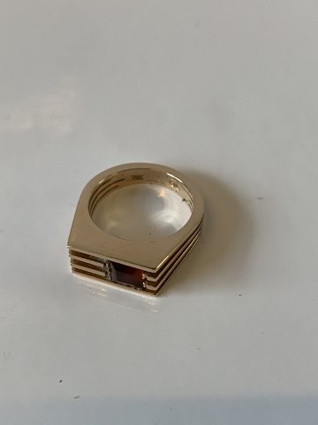 Guld ring med Orange sten #14karat 
Stemplet 585 
Str 55