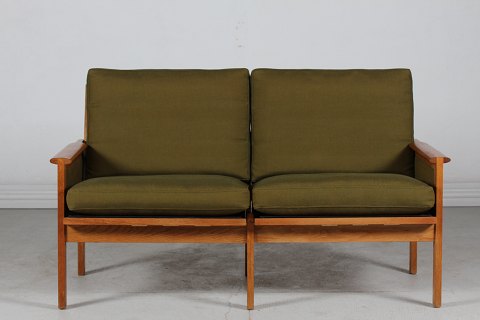 Illum Wikkelsø
Capella Sofa
of oak