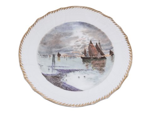Royal Copenhagen Hvid Svejfet med guldkant
Frokosttallerken med skibe fra ca. 1860-1893
