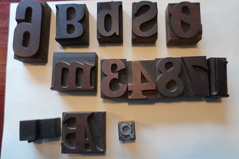 Old letter made of wood
Is possible to by as items or as a lot
In a good condition