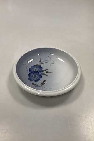 Royal Copenhagen Bowl with flowers No 2903/2559