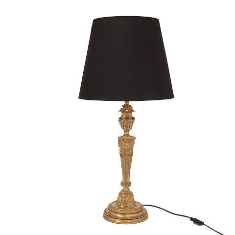 Louis XVI-style firegilt bronze table lamp. Signed 
Gagneau & Co. France circa 1880-90. H: 79cm