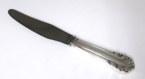Georg Jensen. Sterling (925). Liljekonval bestik. Middagskniv gammel model. 
Længde 24,5 cm.