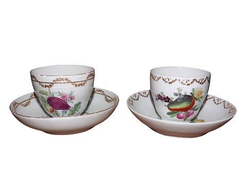 Royal Copenhagen
Two Antique coffee cups with fruits