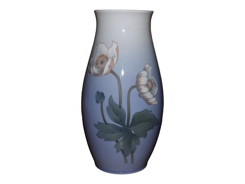 Bing & Grondahl, 
Vase with white flowers