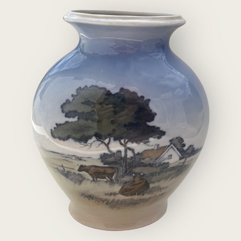 Royal Copenhagen
Vase mit Landschaft
#4500
*DKK 650