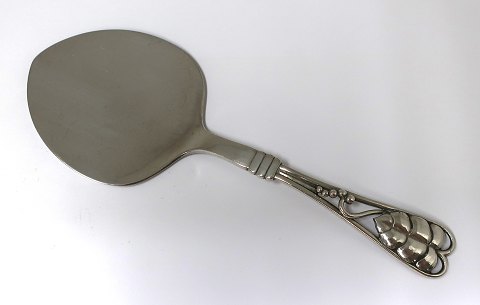 Georg Jensen. Sterling (925). Tortenheber. Design 71. Länge 18,5 cm. Hergestellt 
im Jahr 1925.