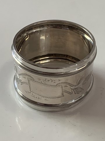 Napkin ring Silver
Stamped: 830S
Size 2.7 x ø 4.2 cm.